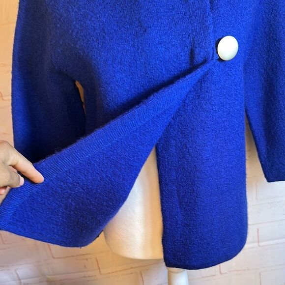 Covington Blue Cape Sweater Elegant Design - Picture 4 of 10